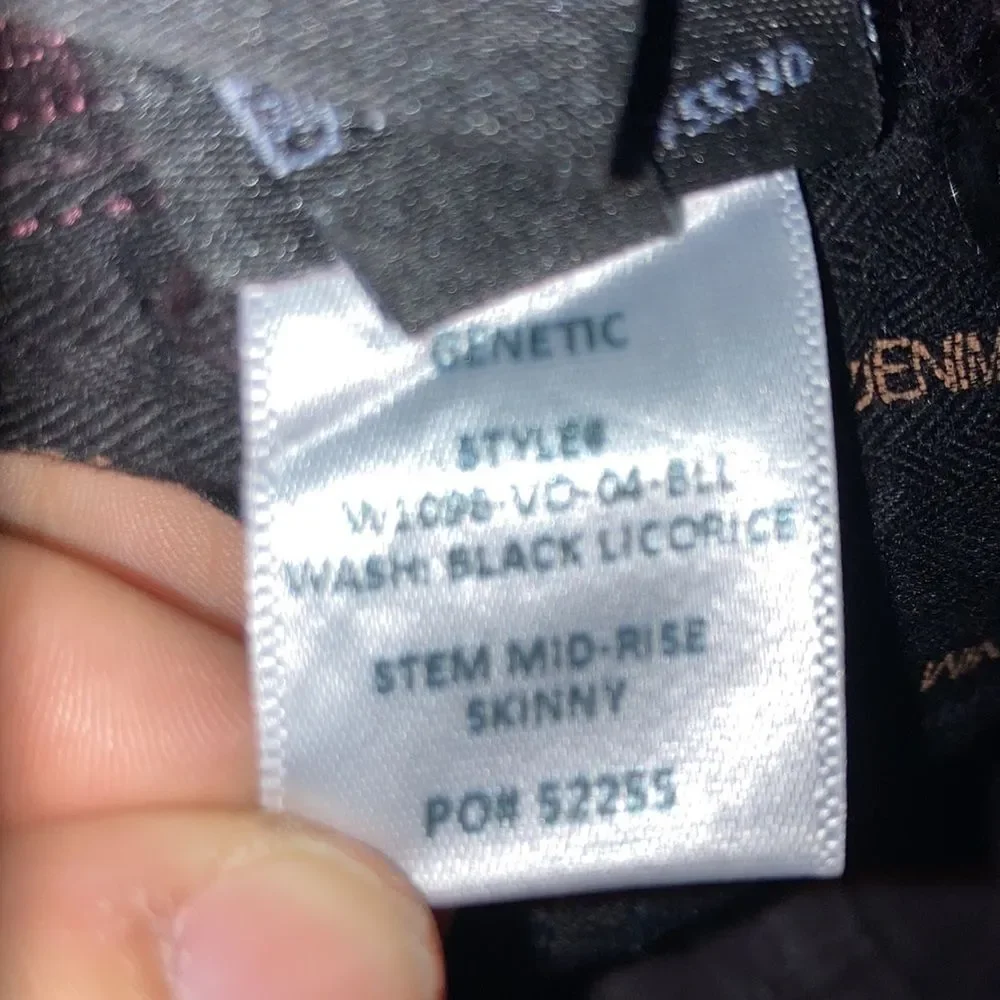 GENETIC Stem Mid Rise Skinny Jeans in Black Licorice